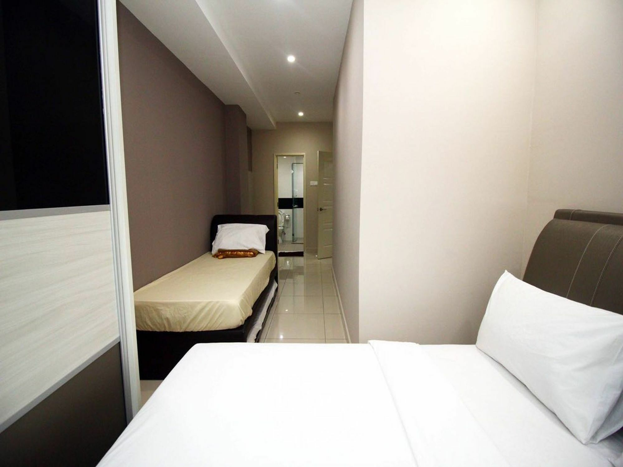 Mansion One Service Apartment George Town Bagian luar foto