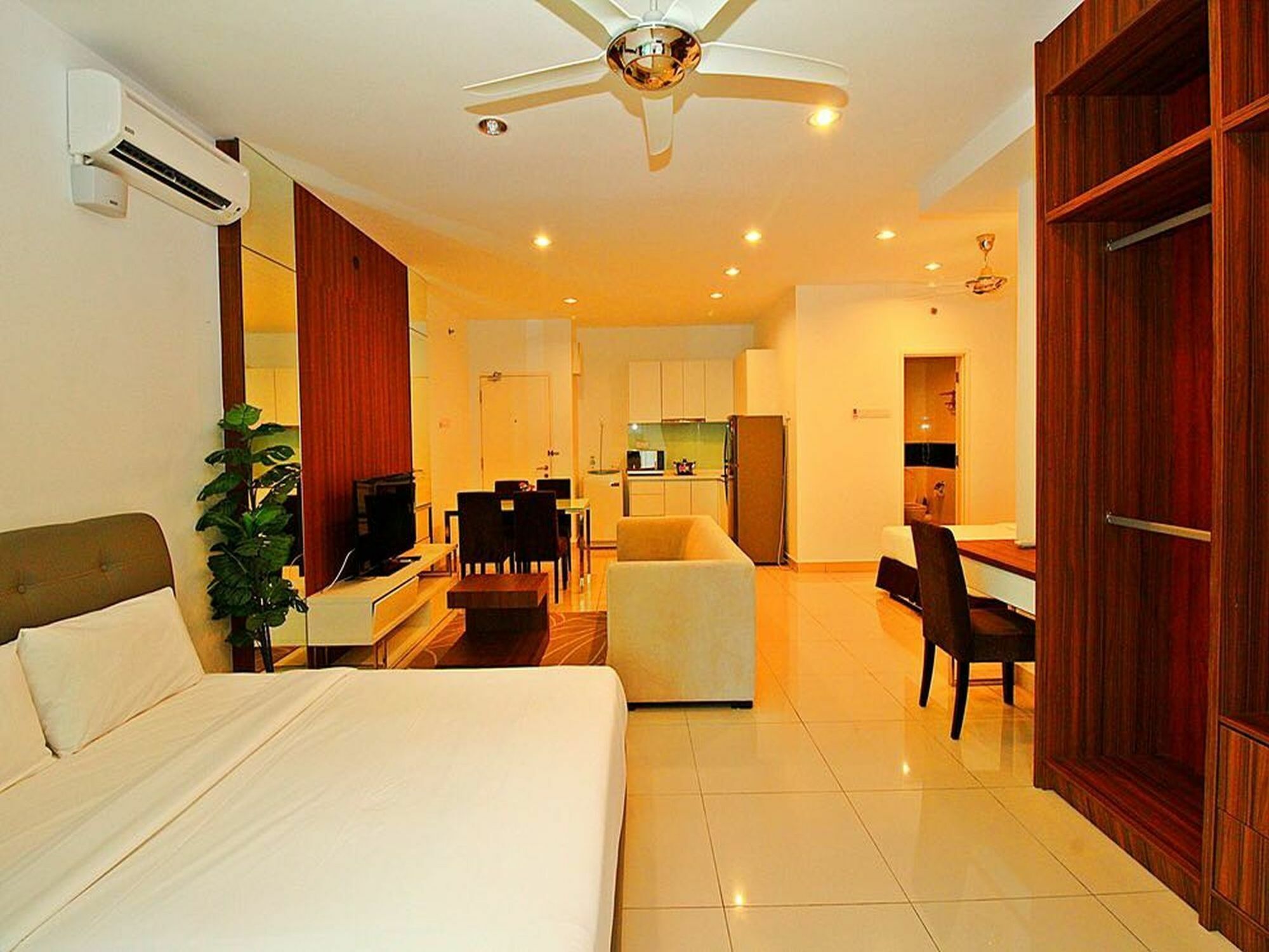 Mansion One Service Apartment George Town Bagian luar foto