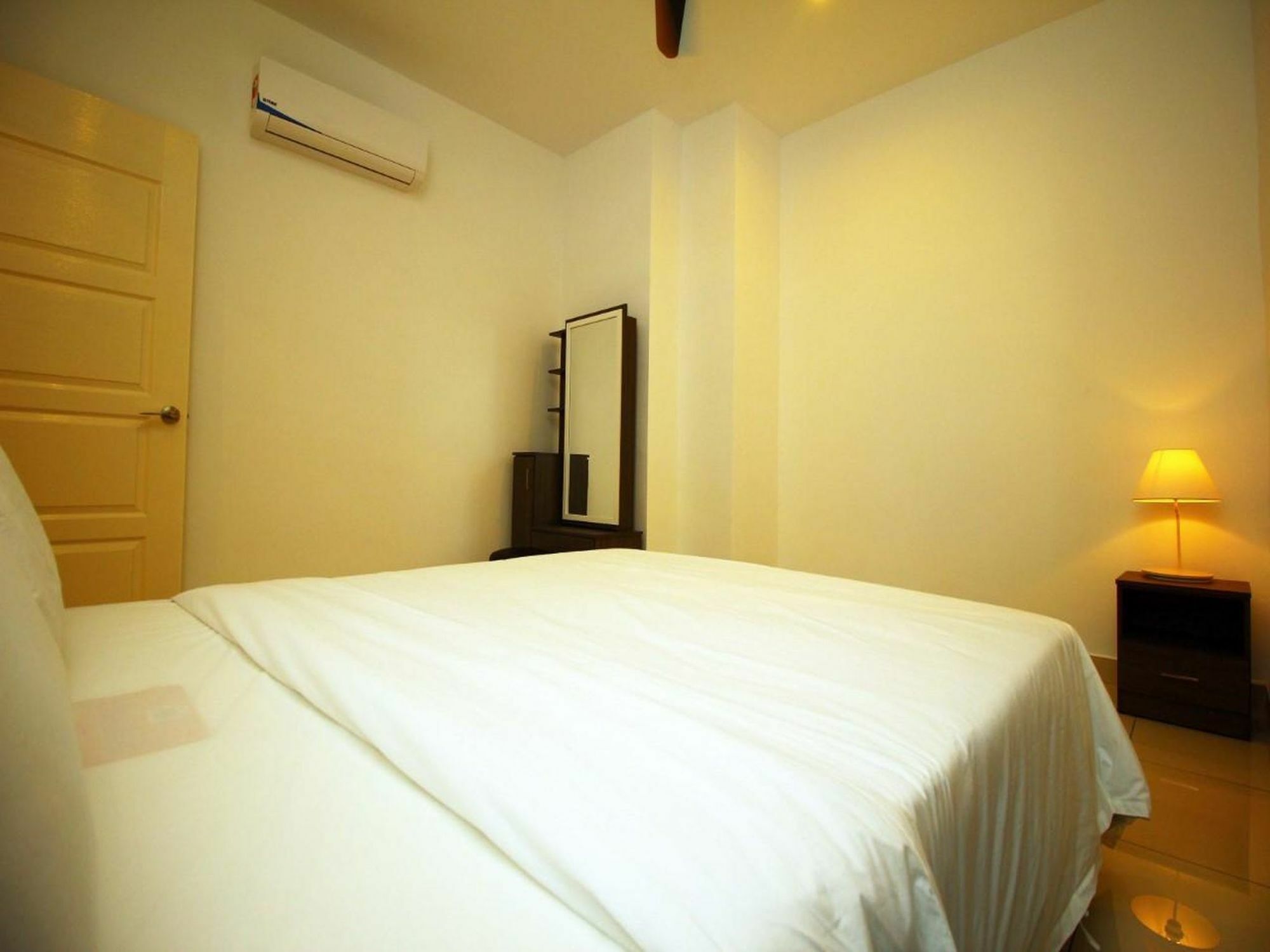 Mansion One Service Apartment George Town Bagian luar foto