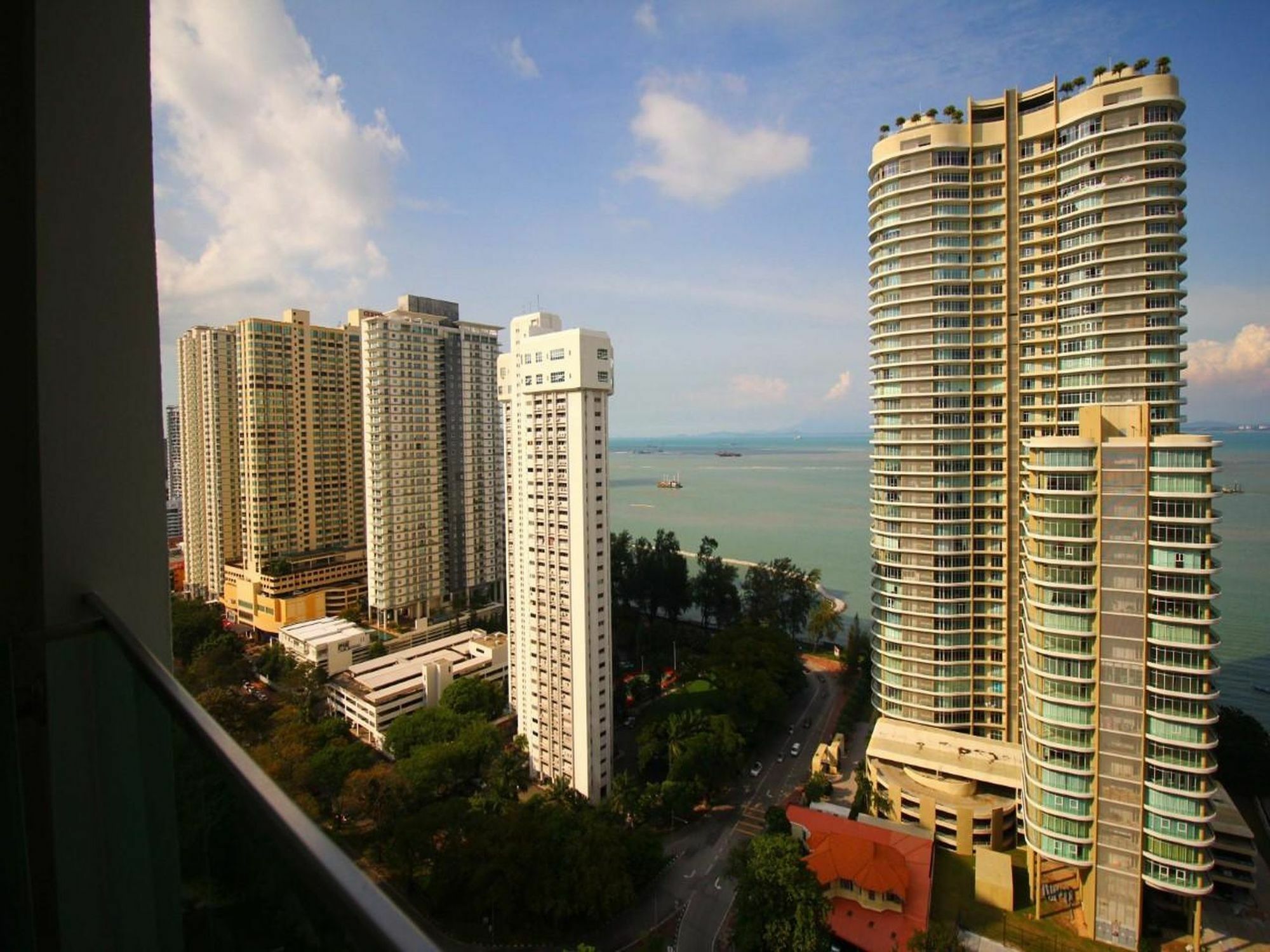 Mansion One Service Apartment George Town Bagian luar foto
